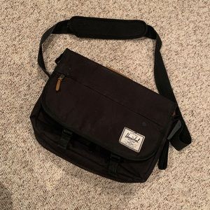 Herschel Messenger Bag